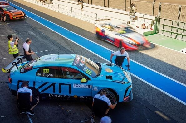 2023赛季TCR揭幕战打响,领克车队迎来开门红 2023赛季TCR揭幕战打响,领克车队迎来开门红