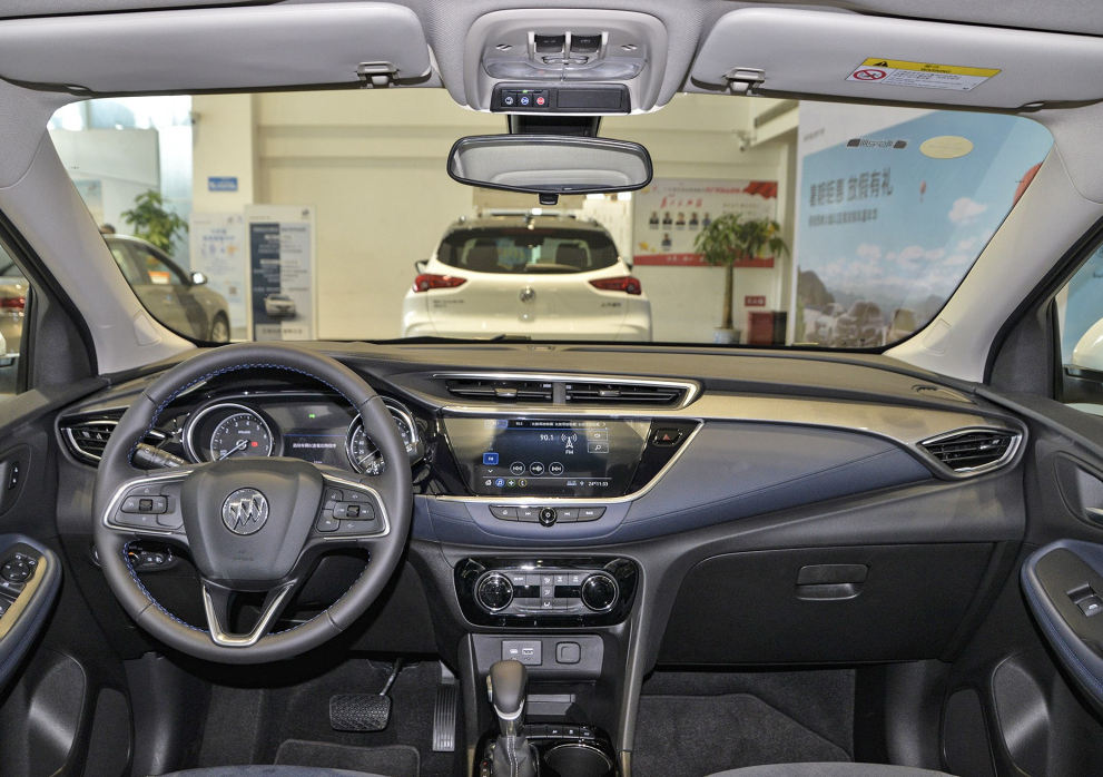顶配掉成入门价，全系带T马力165匹，标配前后5气囊，可主动降噪